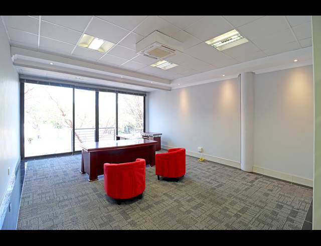 540M² OFFICE TO LET IN PARKMORE